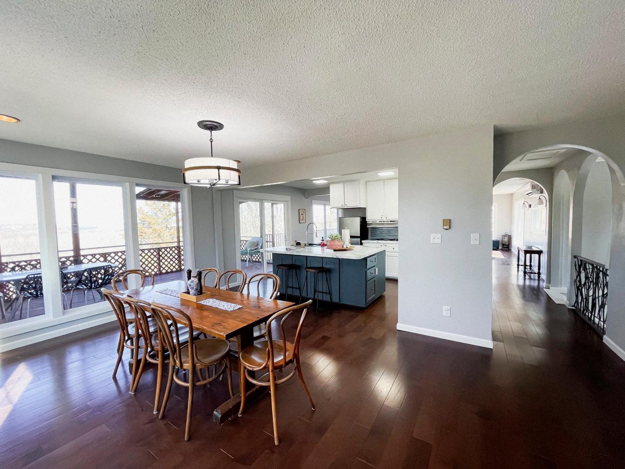 Keokuk Finn'S Hideaway -Modern Family River Home מראה חיצוני תמונה