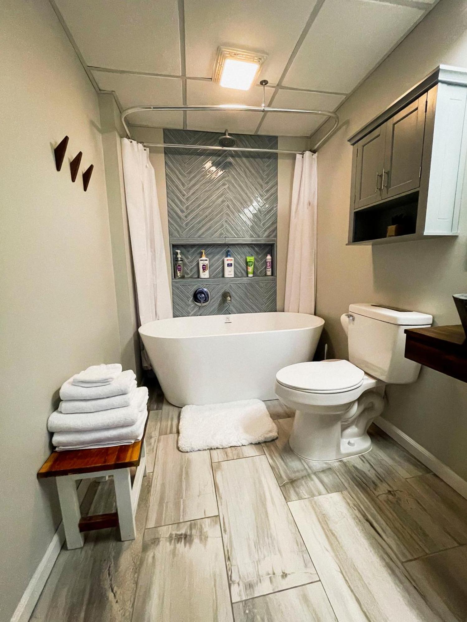 Keokuk Finn'S Hideaway -Modern Family River Home מראה חיצוני תמונה
